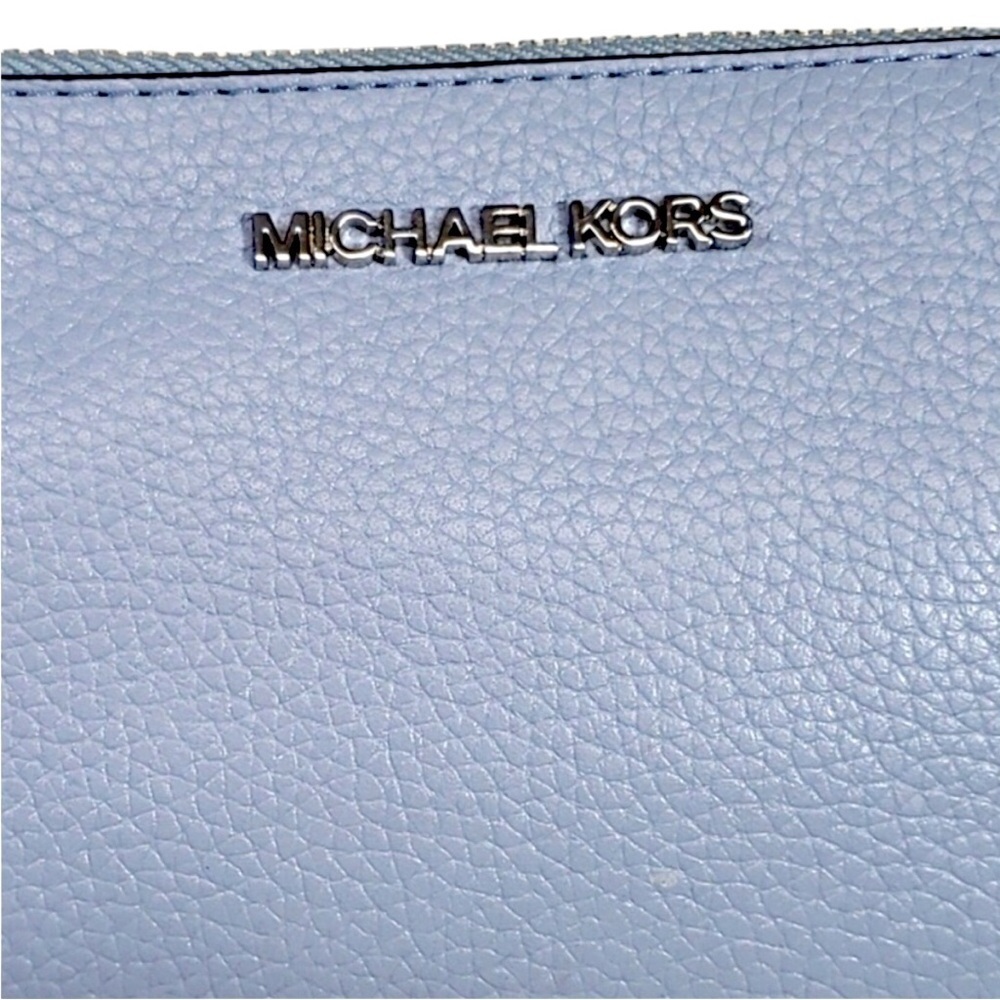 MICHAEL KORS PEBBLED LEATHER CLUTCH BAG IN BABY BLUE - Picture 6 of 8